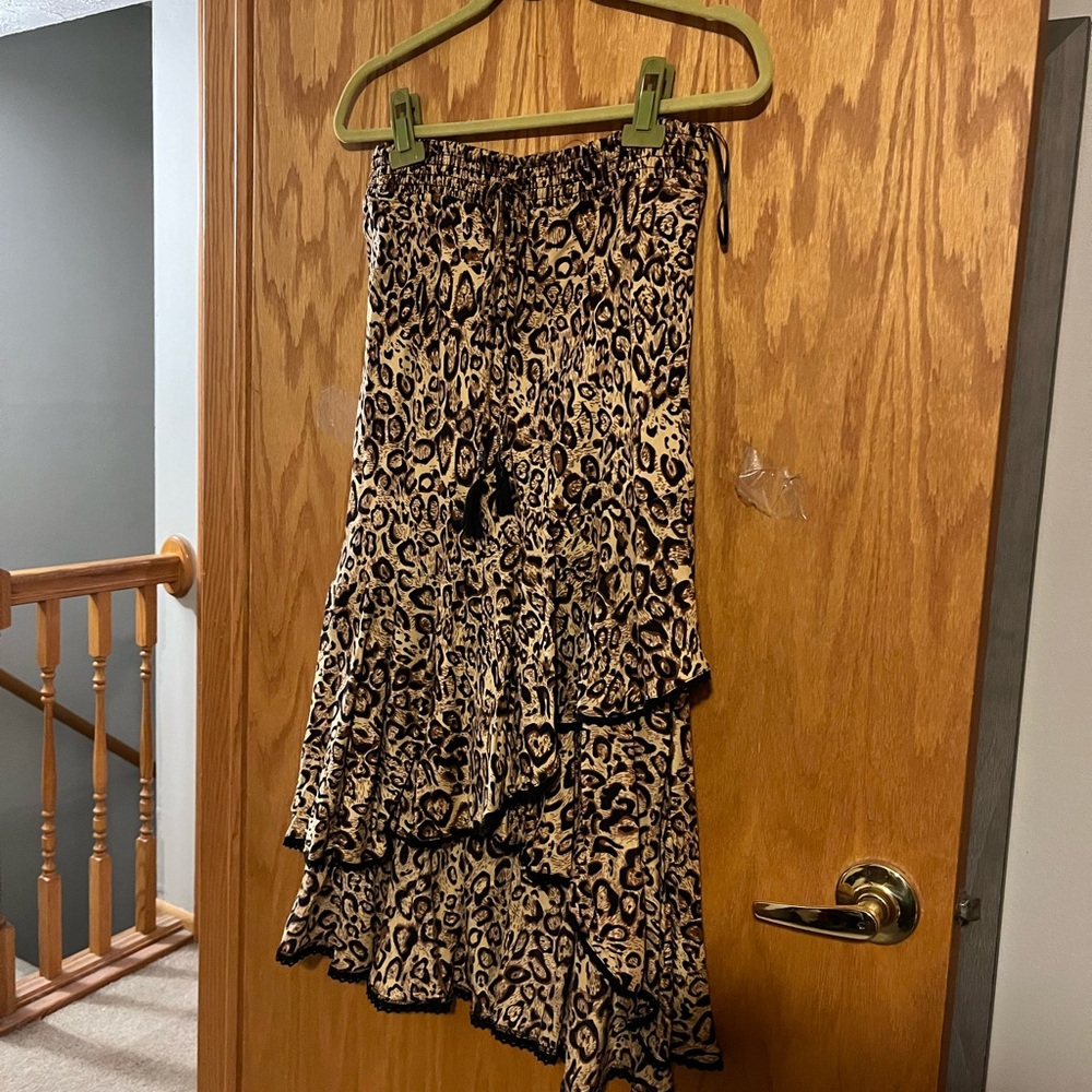 The Pyramid Collection, Leopard Print, Size S.